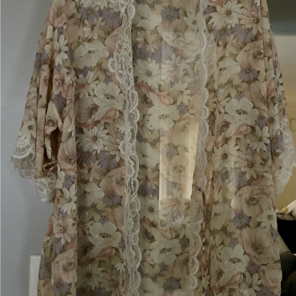 Christian Dior Vintage Floral Lace Robe in Cream and Pink~EPC~see measurements